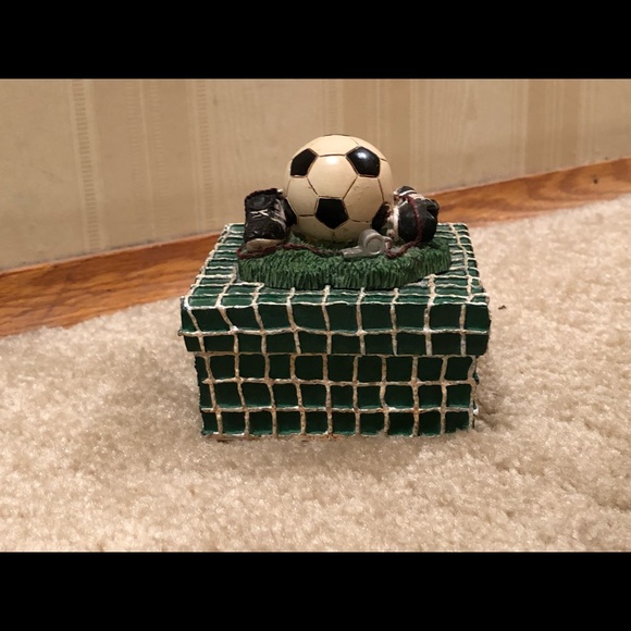 Russ Barrie Ceramic Soccer Box - Picture 4 of 8